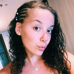 Meet your Posher, Korinne